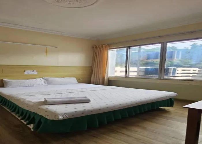 Oyo 90979 Sianglory Inn